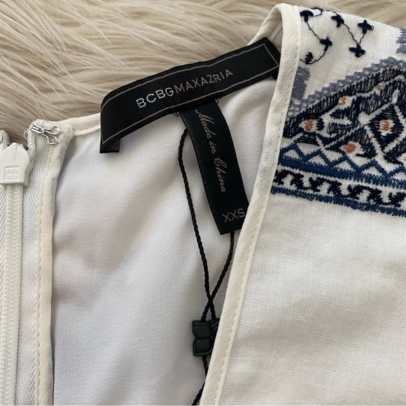 BCBGMaxAzria White Blue Embroidered Long Bell Sleeve Asymmetrical Shirt Blouse - Picture 8 of 8